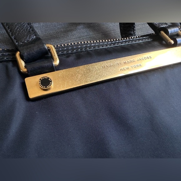 Marc Jacob's Work It Cindy Top Handle - Picture 2 of 10